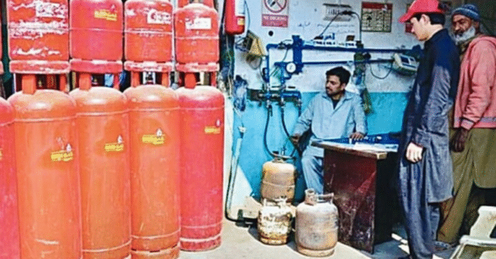 پشاور میں غیرقانونی ایل پی جی بھرائی اور کٹ ورکشاپس پر پابندی عائد